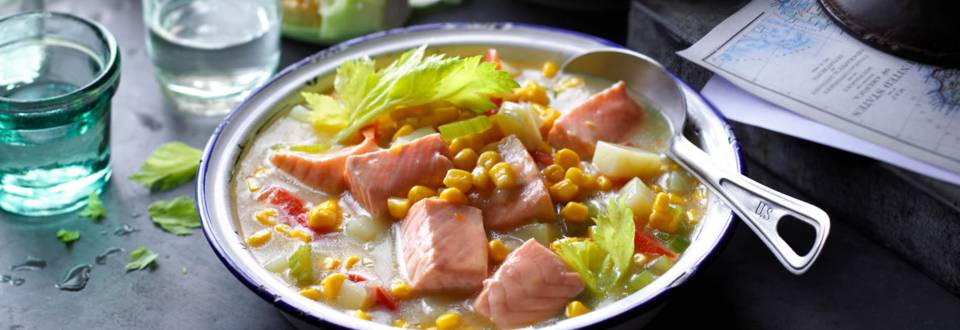 Гъста супа със сьомга и царевица